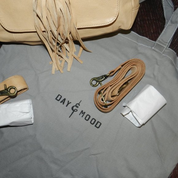 Day & Mood Leather Fringe Padded Sleeve Laptop/Tablet Compartment Bag Camel NWT! - Picture 6 of 13